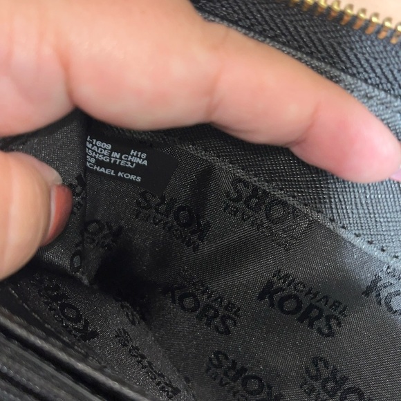 Michael Kors MK Logo Zip Around Continental Wallet, black. - Picture 8 of 16